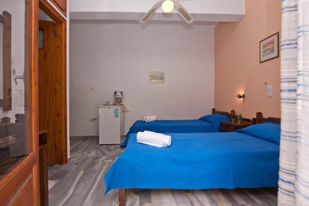 Marisa Rooms Parikia  Room photo